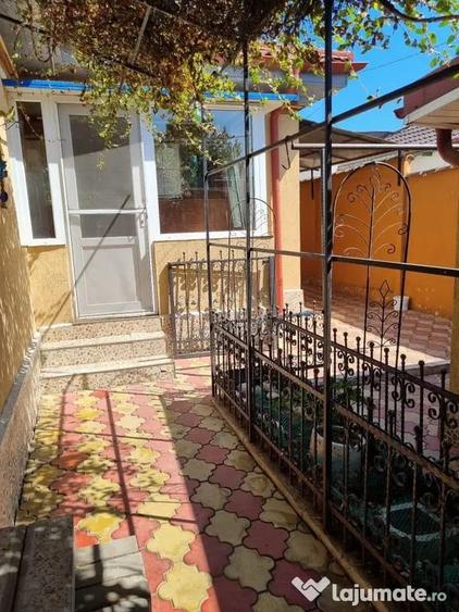 Casă cu 4 camere cu Teren 185 Mp în Dacia