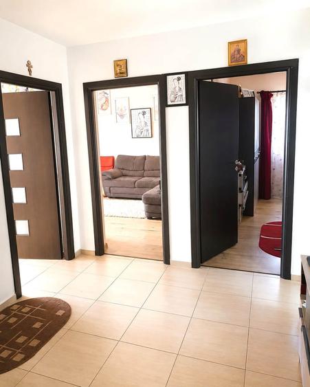 Apartament cu 3 camere decomandat în Valea Adâncă