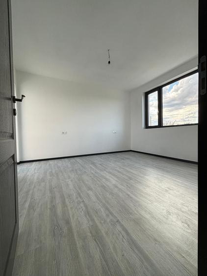 Casă cu 4 camere în Valea Lupului