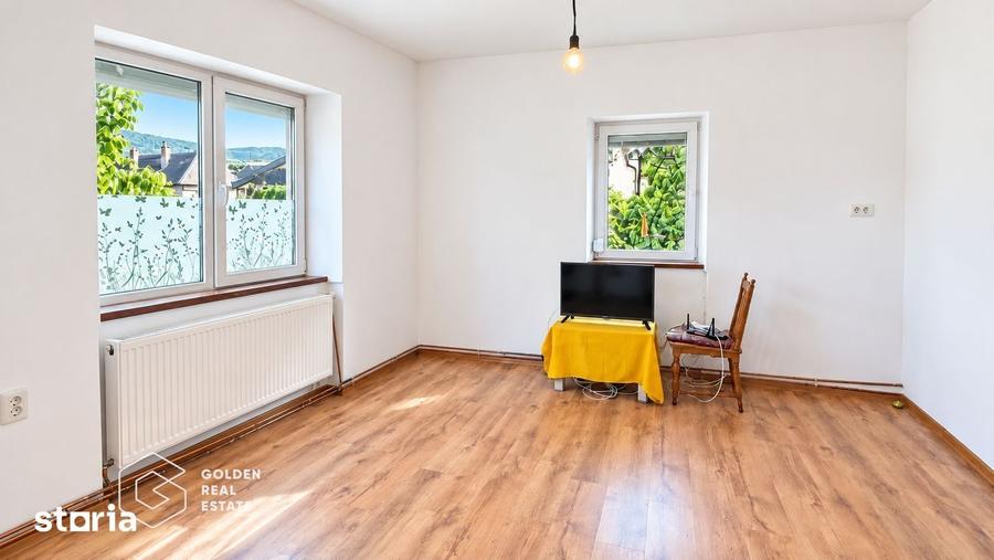 Casă cu 7 camere cu Teren 2929 Mp în Șiria