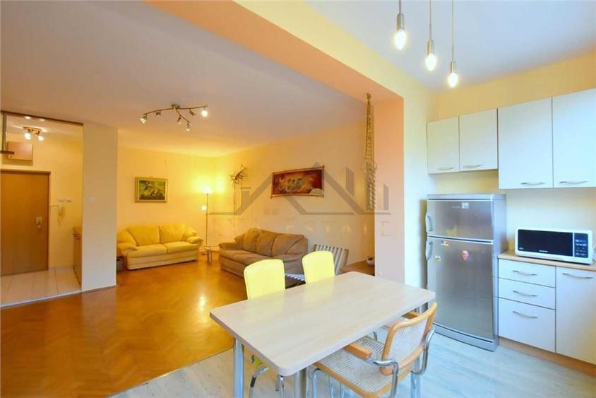 Apartament cu 2 camere semidecomandat, mobilat în Neptun