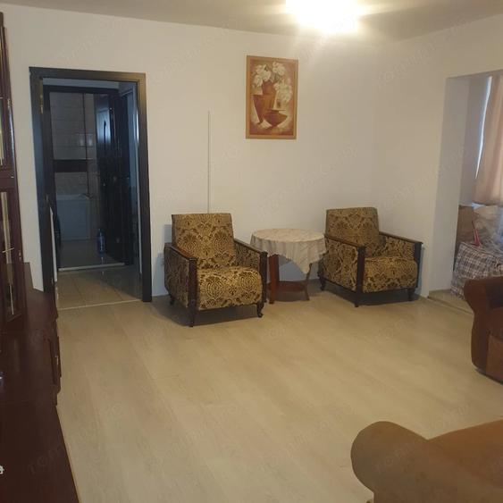 Apartament cu 2 camere semidecomandat în Girocului