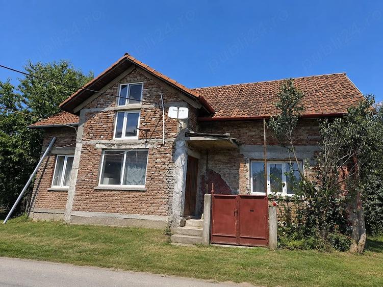 Casă cu Teren 2300 Mp în Sântuhalm