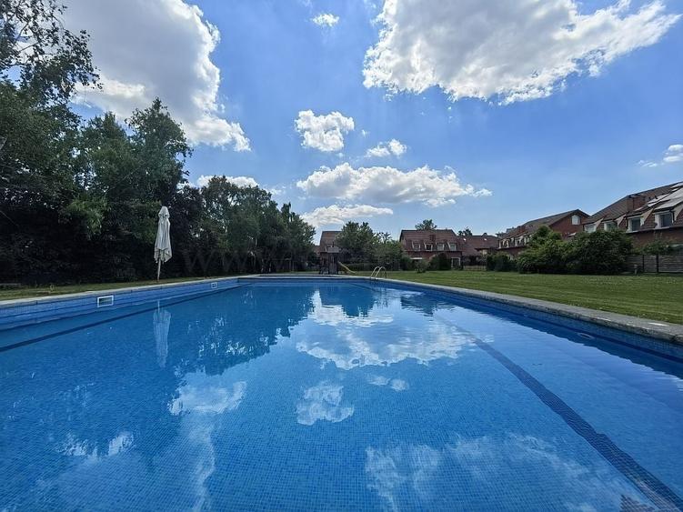Casă individuală cu 6 camere cu Piscina în Iancu Nicolae