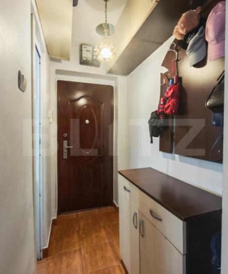 Apartament cu 2 camere,semidecomandat ,zona Rogerius - 8