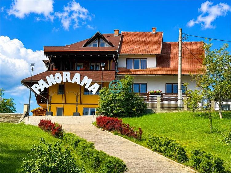 Duplex cu 9 camere cu Canalizare în Central