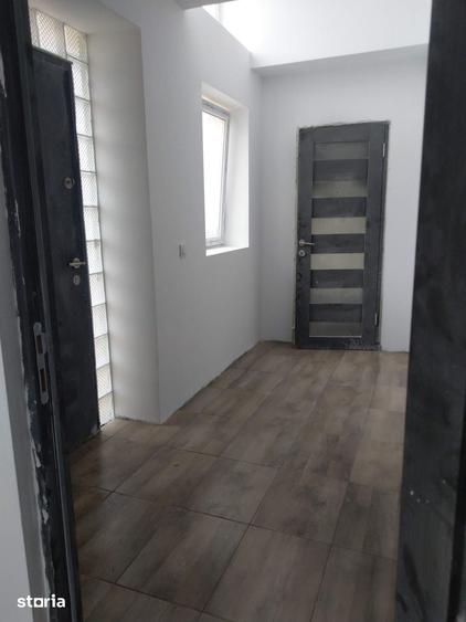 Casă cu 3 camere cu Teren 1354 Mp în Ghindeni