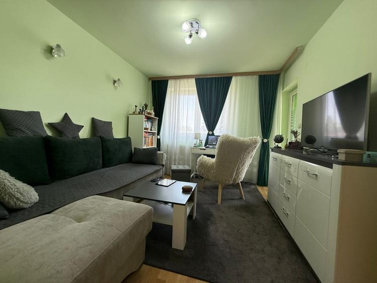 Casă individuală cu 6 camere cu Canalizare în Fratelia