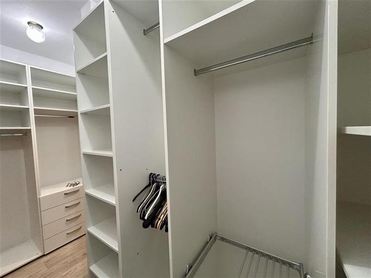 Apartament cu 3 camere decomandat, mobilat în Centrul Civic