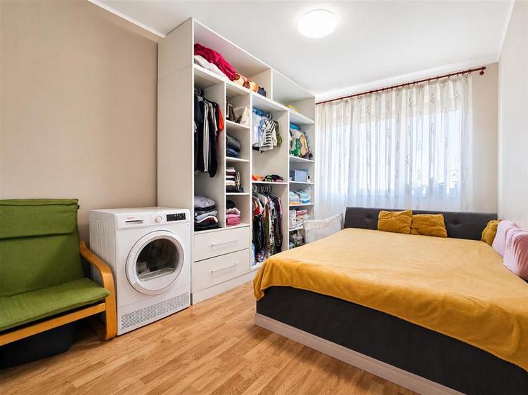 Apartament cu 2 camere decomandat în Sânmartin