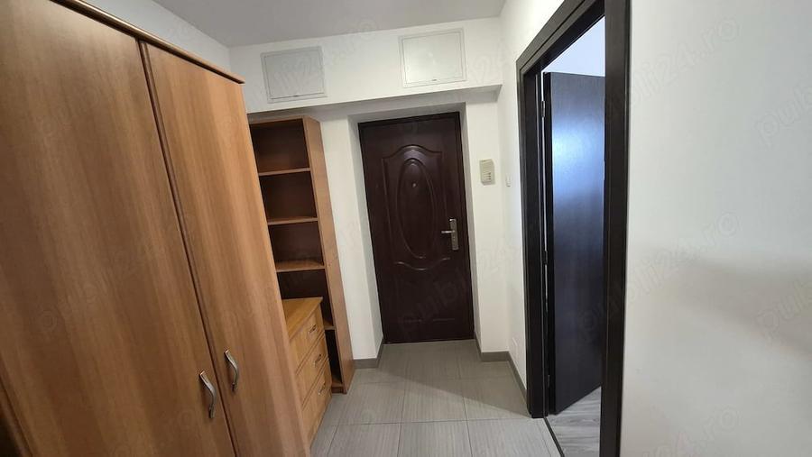 Garsonieră semidecomandată în Titan