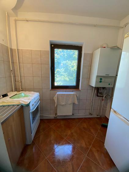 Apartament cu 2 camere semidecomandat în Mioriței