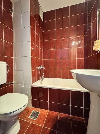 Apartament cu 2 camere semidecomandat, mobilat în P-ța Unirii