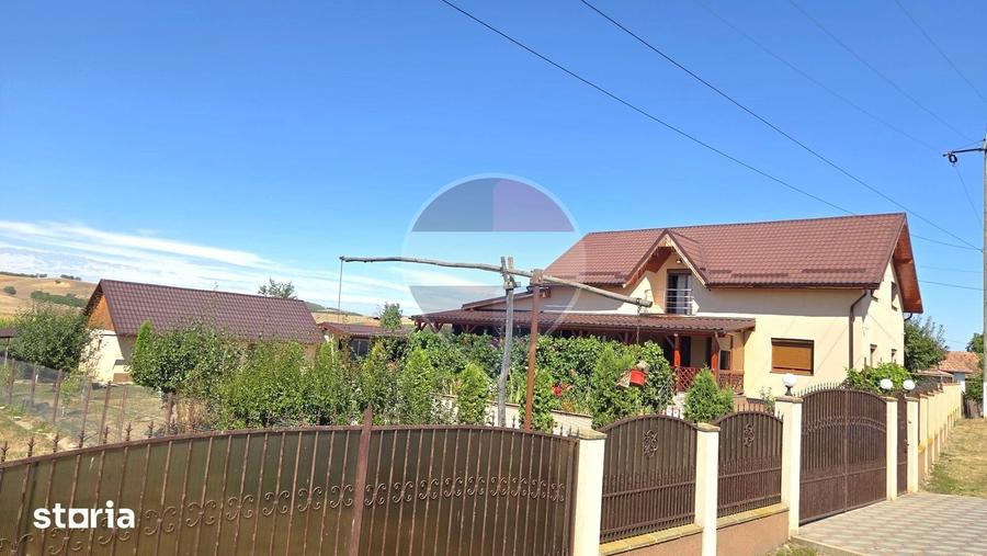 Casă cu 7 camere cu Teren 1400 Mp în Brâncovenești