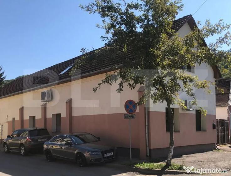 Casă cu 4 camere cu Teren 200 Mp în Independenței