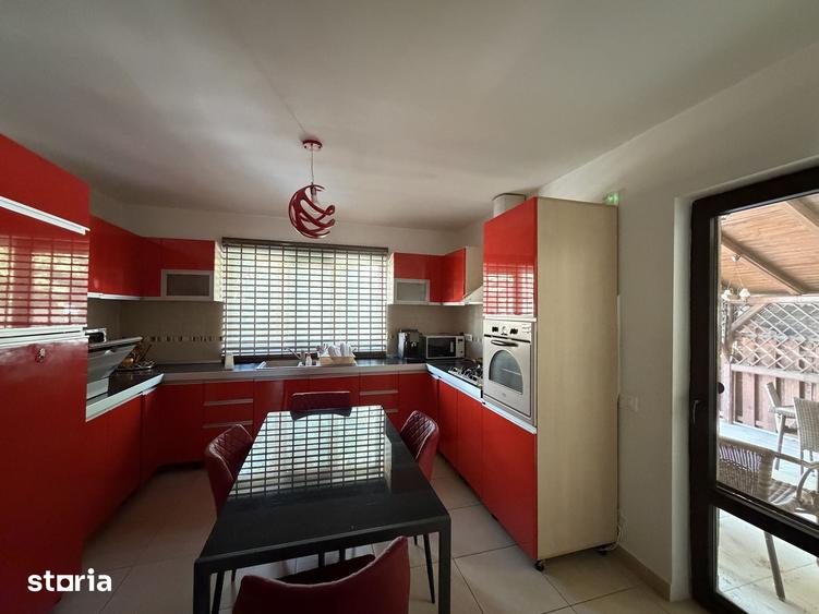Casă cu 5 camere cu Teren 355 Mp în Central