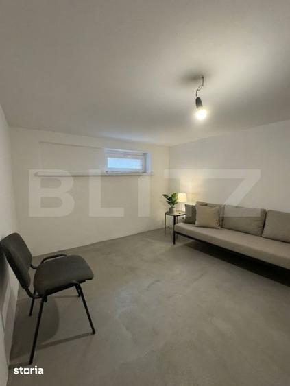Casă cu 7 camere cu Teren 230 Mp în Siloz