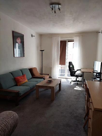 Apartament cu 3 camere semidecomandat în Central
