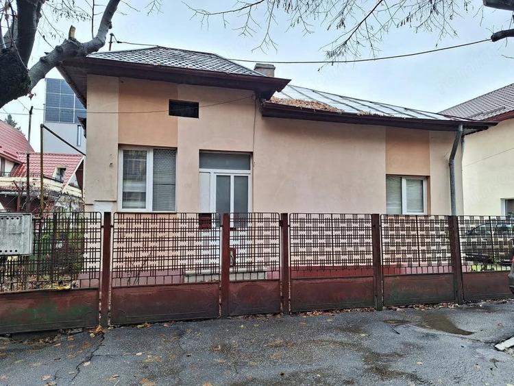 Casă cu 3 camere cu Teren 183 Mp în Central