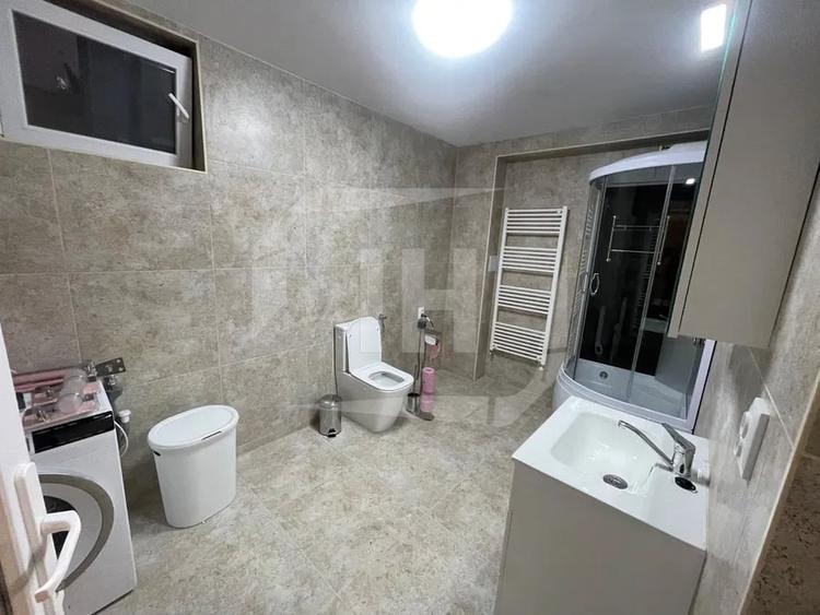 Apartament cu 2 camere semidecomandat, mobilat în Central