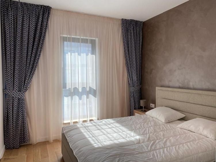 Apartament cu 3 camere decomandat, mobilat în Băneasa