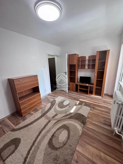 Garsonieră decomandată în Zorilor