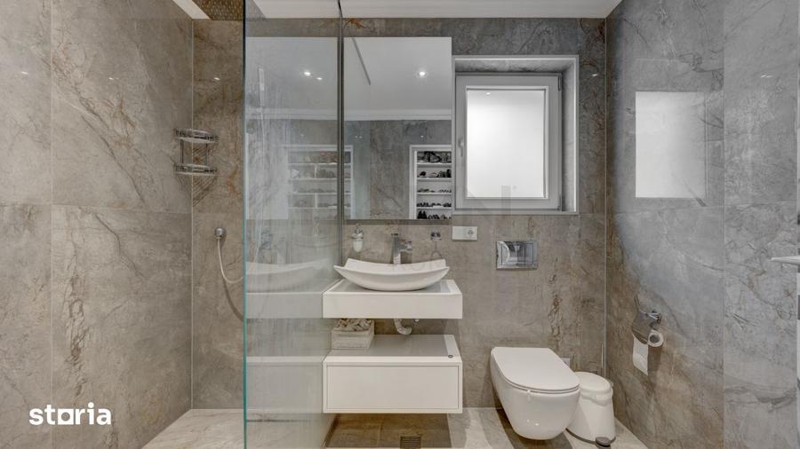 Apartament cu 4 camere, mobilat în Tei