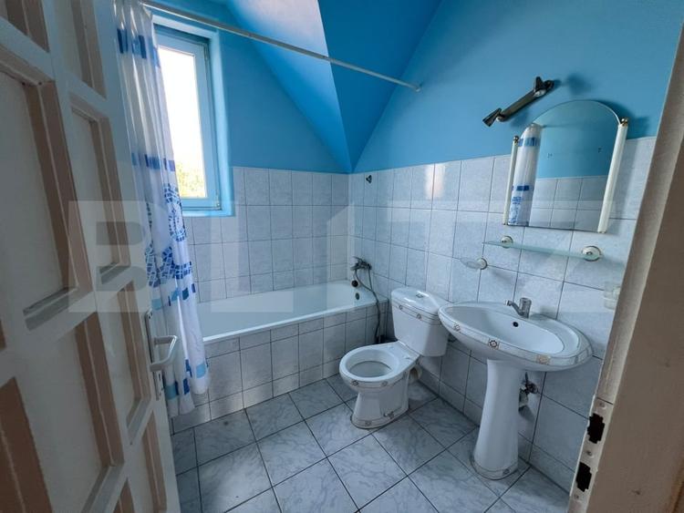 Casă individuală cu 6 camere cu Canalizare în Careiului