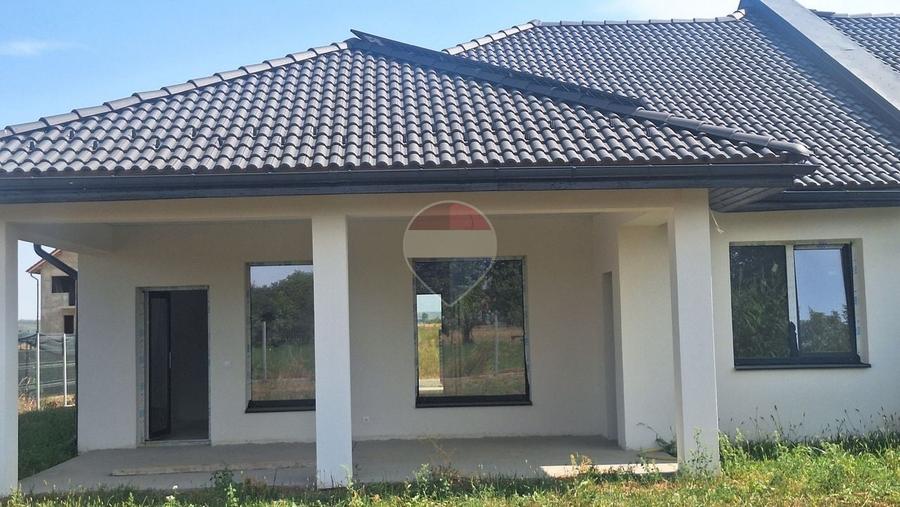 Casă individuală cu 3 camere cu Teren 479 Mp în Cristian