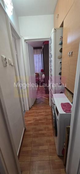 Apartament cu 3 camere de vanzare in Campina