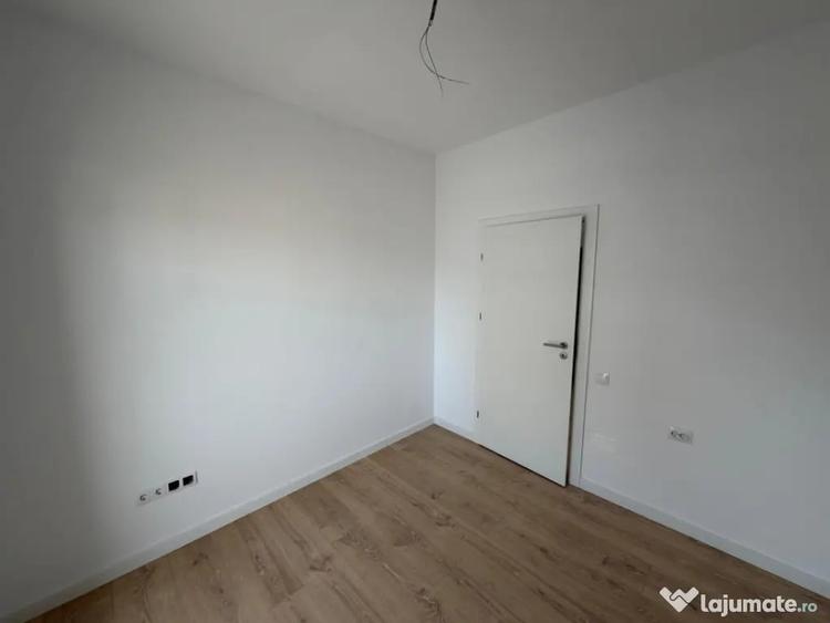 Apartament cu 3 camere semidecomandat în Florești