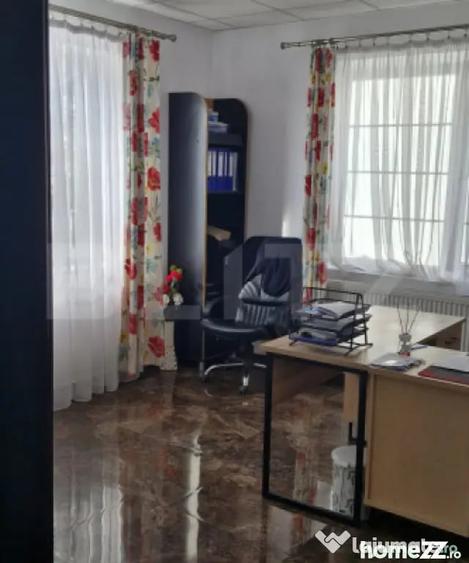 Spațiu comercial, de 300 mp, în Central