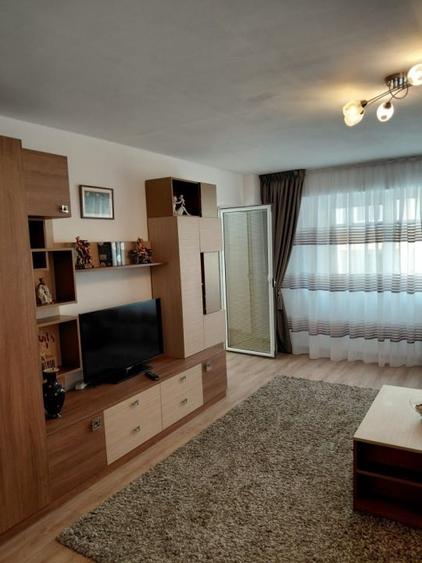 Apartament cu 3 camere decomandat, mobilat în Nerva Traian