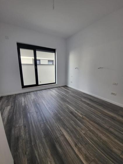 Duplex cu 4 camere cu Teren 390 Mp în Covaci