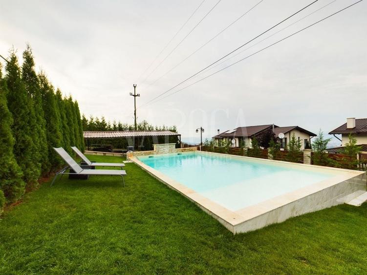 Casă individuală cu 5 camere cu Canalizare în Feleacu