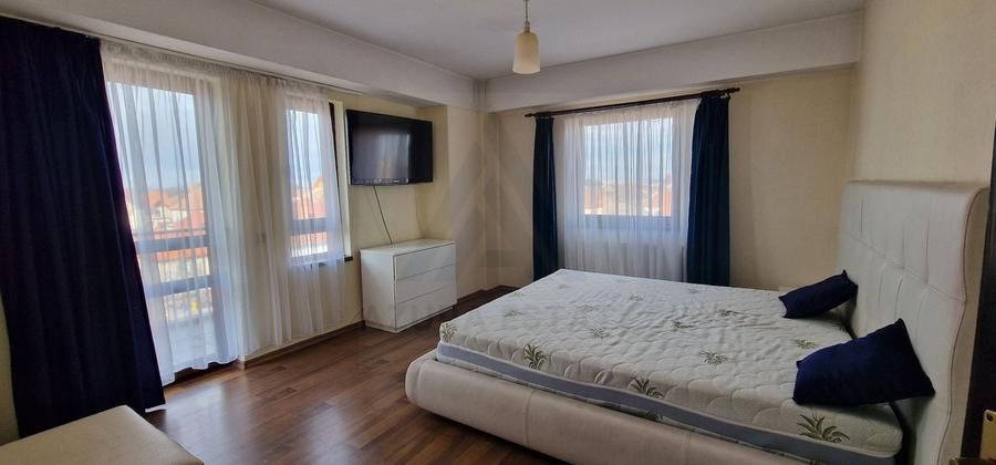 Apartament cu 3 camere decomandat, mobilat în Calea Dumbrăvii