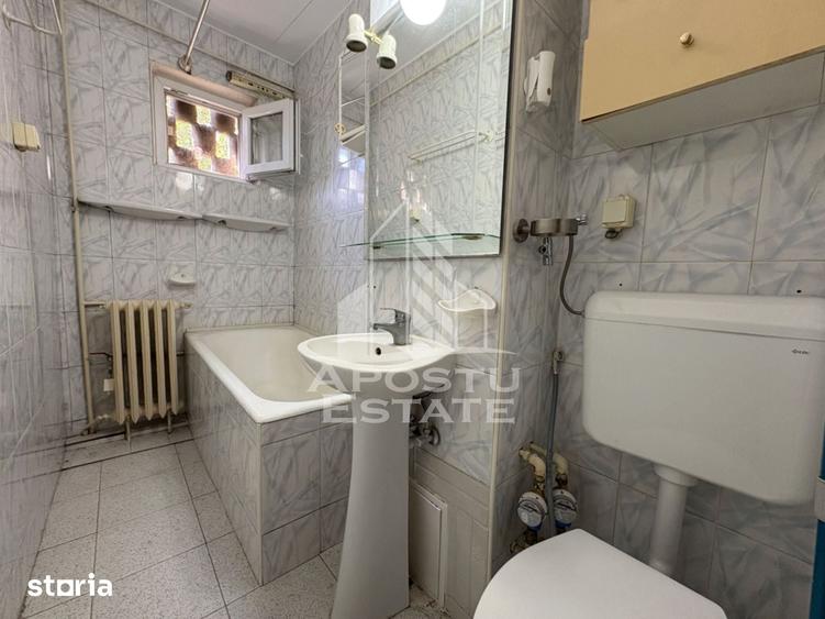 Apartament cu 2 camere semidecomandat în P-ța Unirii