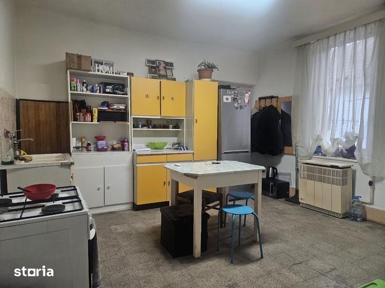 Casă cu 3 camere cu Teren 3300 Mp în Borș