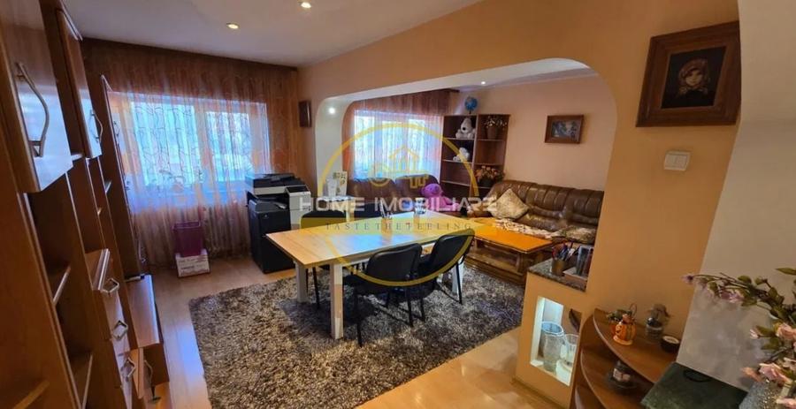Apartament cu 3 camere decomandat, mobilat în Nicolina