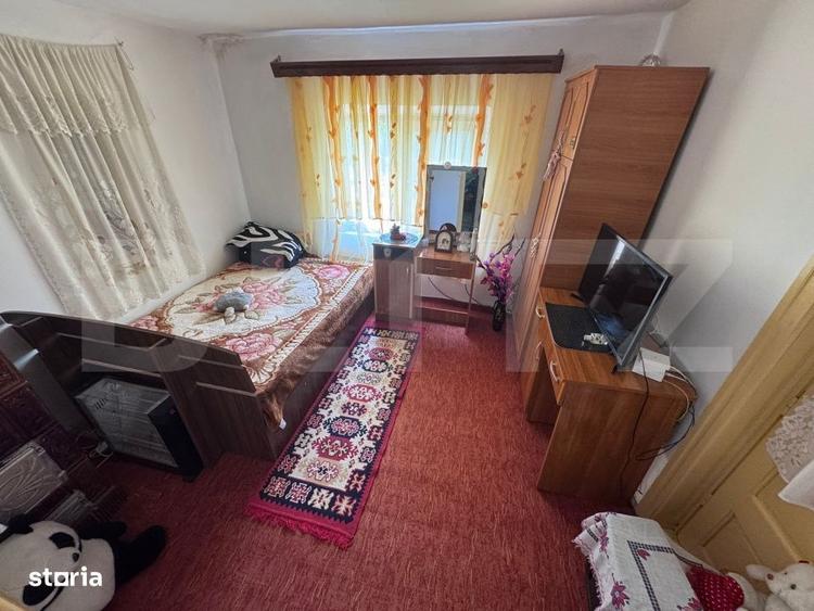 Casă cu 4 camere în Mânăstioara