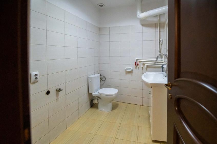 Casă individuală cu 22 camere cu Teren 719 Mp în Băneasa