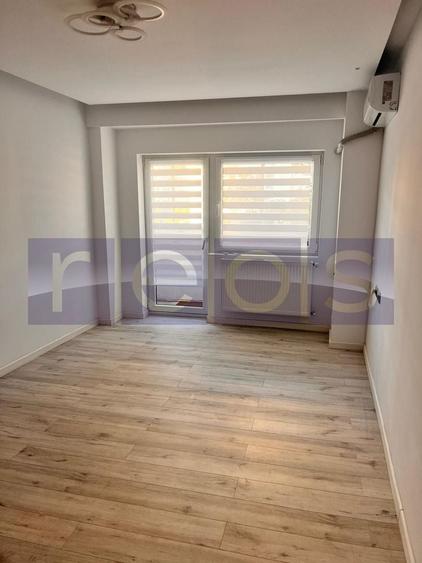 Apartament cu 3 camere decomandat, mobilat în Decebal