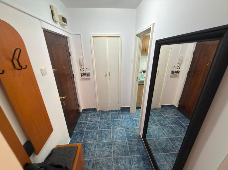 Apartament cu 2 camere semidecomandat în Brâncoveanu