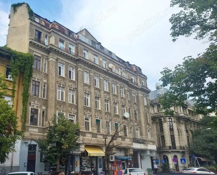 Apartament cu 3 camere decomandat în Sud