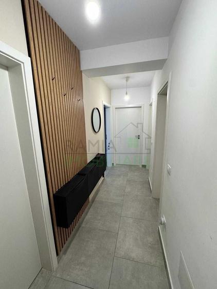 Apartament cu 2 camere decomandat, mobilat în Tractorul