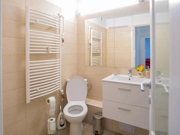 Garsonieră decomandată în 13 Septembrie
