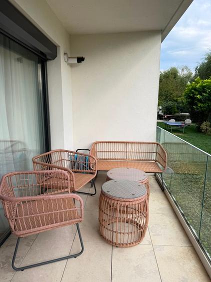 Apartament cu 3 camere semidecomandat în Băneasa
