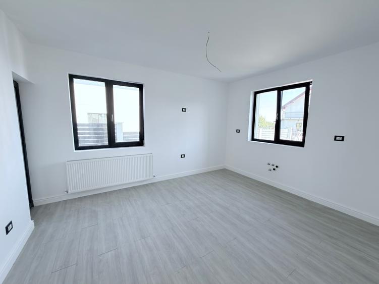 Casă individuală cu 4 camere cu Teren 400 Mp în Central