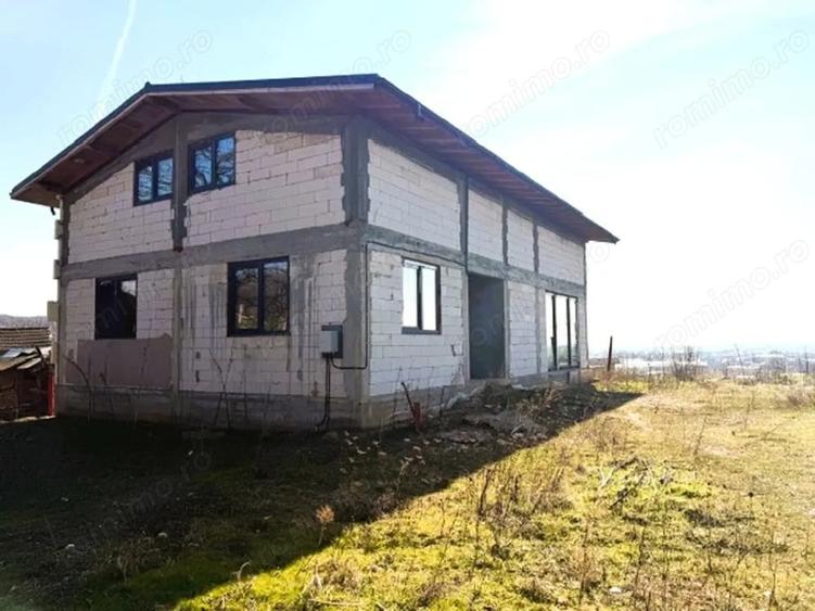 Casă cu Teren 1490 Mp în Proaspeți