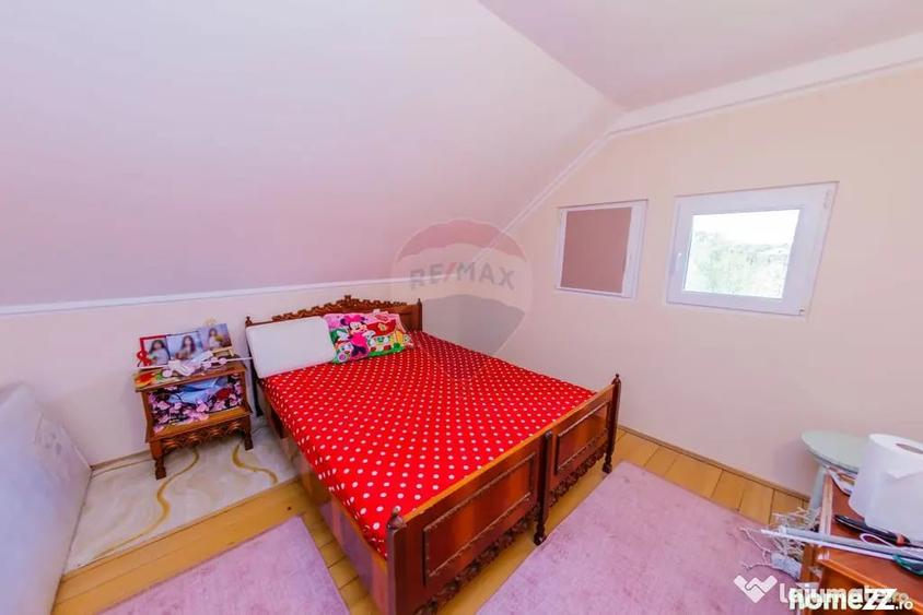 Casă cu 5 camere cu Teren 1133 Mp în Satu Nou de Jos